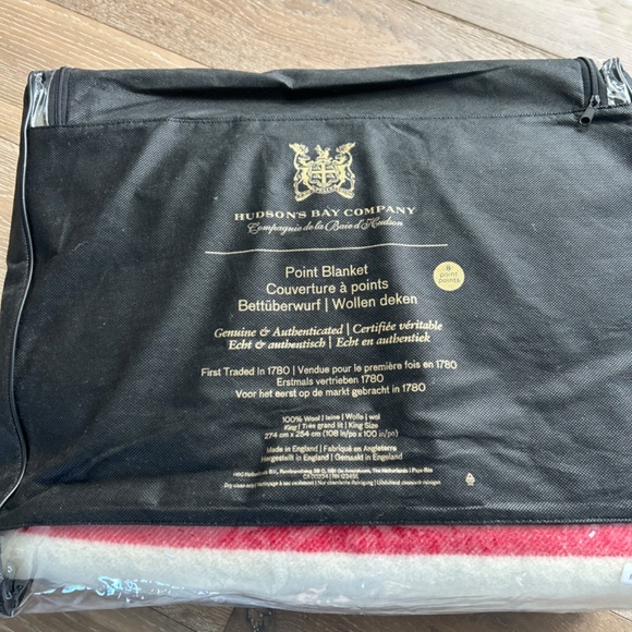 NWT Hudson’s Bay 8 Point Wool Blanket King - Picture 4 of 5